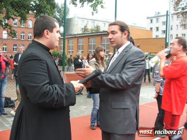 Zdjęcie w galerii na portalu naszraciborz.pl: Dzień Papieski: Sztandar zobowiązuje… wiadomości z regionu