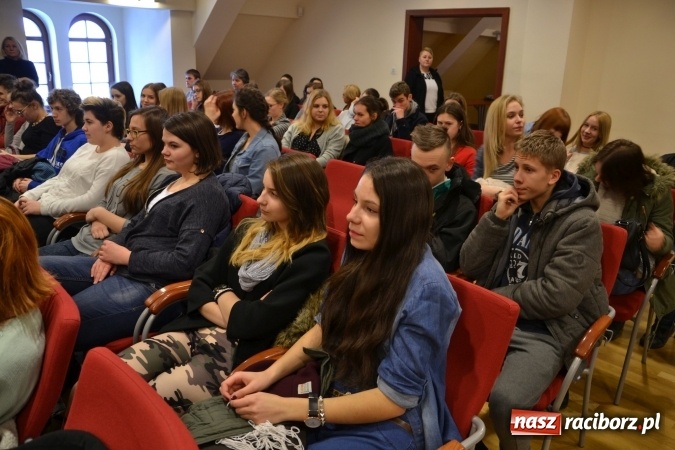 Zdjęcie w galerii na portalu naszraciborz.pl: Za Polskę życiem i zdrowiem ryzykowano nie tylko dawno temu. Współcześni bohaterowie są wśród nas - II edycja za nami  wiadomości z regionu