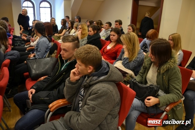 Zdjęcie w galerii na portalu naszraciborz.pl: Za Polskę życiem i zdrowiem ryzykowano nie tylko dawno temu. Współcześni bohaterowie są wśród nas - II edycja za nami  wiadomości z regionu