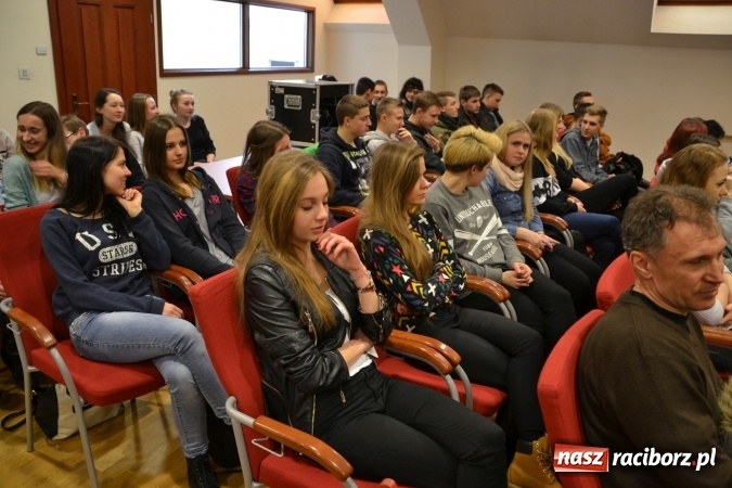 Zdjęcie w galerii na portalu naszraciborz.pl: Za Polskę życiem i zdrowiem ryzykowano nie tylko dawno temu. Współcześni bohaterowie są wśród nas - II edycja za nami  wiadomości z regionu