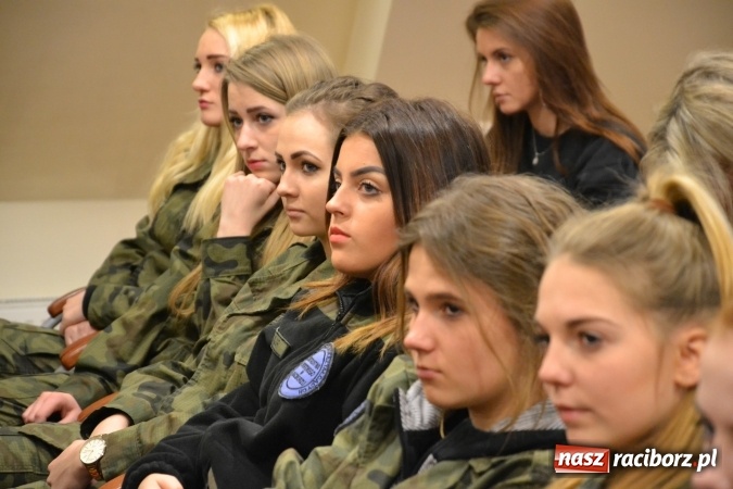 Zdjęcie w galerii na portalu naszraciborz.pl: Za Polskę życiem i zdrowiem ryzykowano nie tylko dawno temu. Współcześni bohaterowie są wśród nas - II edycja za nami  wiadomości z regionu