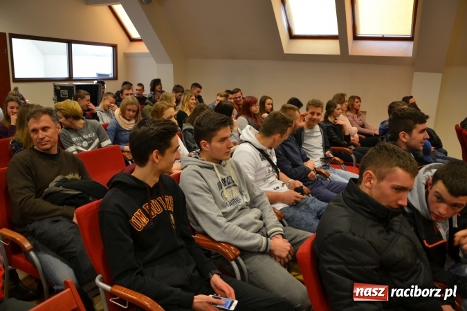 Zdjęcie w galerii na portalu naszraciborz.pl: Za Polskę życiem i zdrowiem ryzykowano nie tylko dawno temu. Współcześni bohaterowie są wśród nas - II edycja za nami  wiadomości z regionu