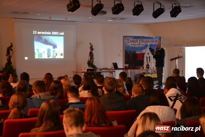 Zdjęcie w galerii na portalu naszraciborz.pl: Za Polskę życiem i zdrowiem ryzykowano nie tylko dawno temu. Współcześni bohaterowie są wśród nas - II edycja za nami  wiadomości z regionu