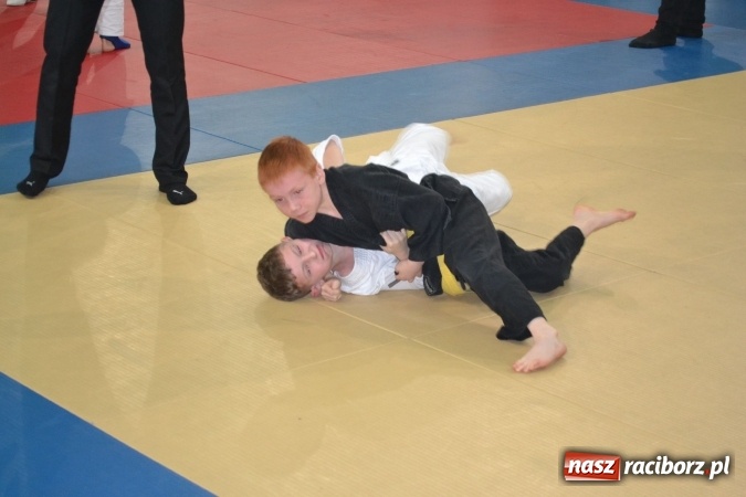 Zdjęcie w galerii na portalu naszraciborz.pl: Raciborzanie z sukcesami walczyli na mysłowickich matach wiadomości z regionu