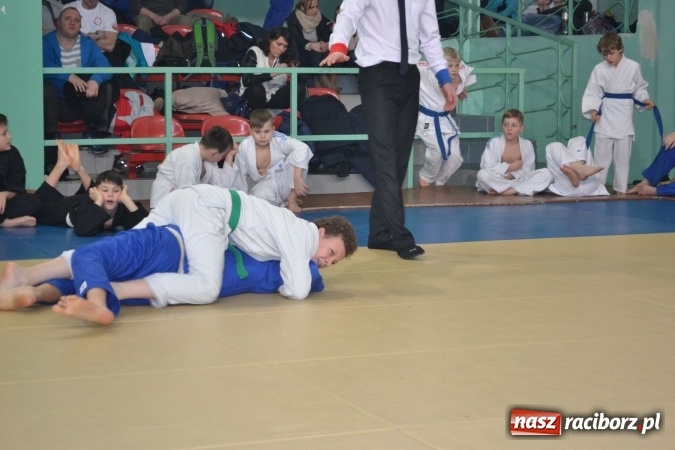 Zdjęcie w galerii na portalu naszraciborz.pl: Raciborzanie z sukcesami walczyli na mysłowickich matach wiadomości z regionu