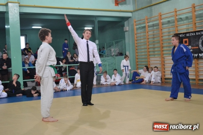 Zdjęcie w galerii na portalu naszraciborz.pl: Raciborzanie z sukcesami walczyli na mysłowickich matach wiadomości z regionu