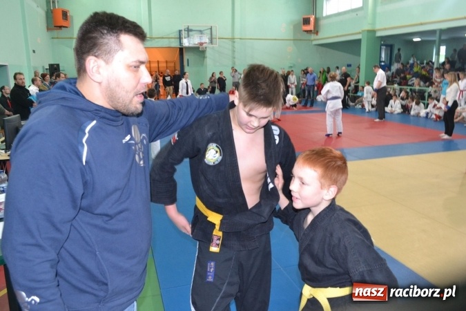 Zdjęcie w galerii na portalu naszraciborz.pl: Raciborzanie z sukcesami walczyli na mysłowickich matach wiadomości z regionu