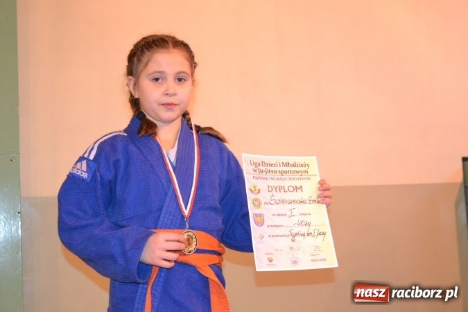 Zdjęcie w galerii na portalu naszraciborz.pl: Raciborzanie z sukcesami walczyli na mysłowickich matach wiadomości z regionu