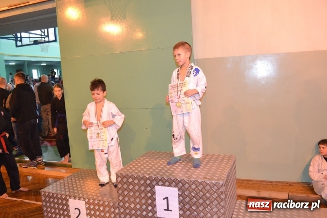 Zdjęcie w galerii na portalu naszraciborz.pl: Raciborzanie z sukcesami walczyli na mysłowickich matach wiadomości z regionu