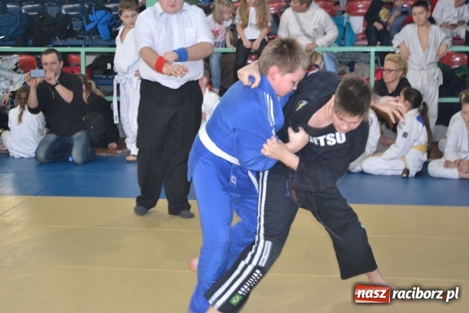 Zdjęcie w galerii na portalu naszraciborz.pl: Raciborzanie z sukcesami walczyli na mysłowickich matach wiadomości z regionu