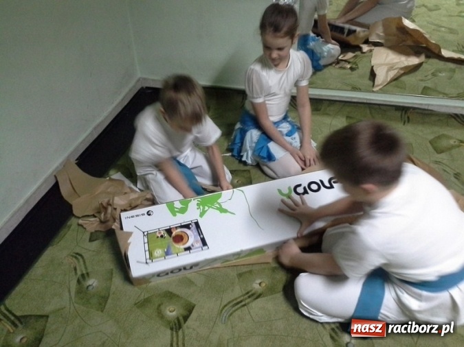 Zdjęcie w galerii na portalu naszraciborz.pl: Drugie miejsce dla Szkoły Podstawowej nr 4 w Radlińskich Betlejkach  wiadomości z regionu