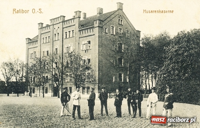 Zdjęcie w galerii na portalu naszraciborz.pl: Mniejszość niemiecka szuka pomysłu na stare koszary na Ostrogu wiadomości z regionu