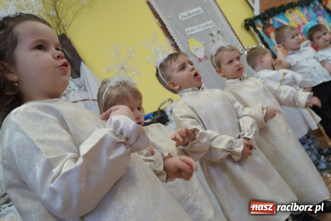 Zdjęcie w galerii na portalu naszraciborz.pl: Babcie królowe i dziadkowie królowie w Przedszkolu w Nędzy  wiadomości z regionu