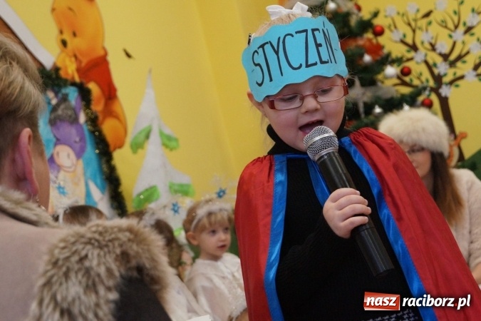 Zdjęcie w galerii na portalu naszraciborz.pl: Babcie królowe i dziadkowie królowie w Przedszkolu w Nędzy  wiadomości z regionu