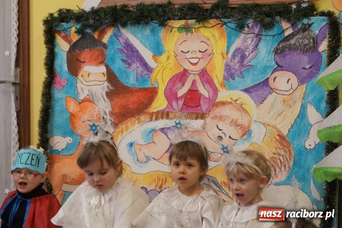 Zdjęcie w galerii na portalu naszraciborz.pl: Babcie królowe i dziadkowie królowie w Przedszkolu w Nędzy  wiadomości z regionu