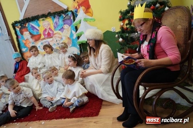 Zdjęcie w galerii na portalu naszraciborz.pl: Babcie królowe i dziadkowie królowie w Przedszkolu w Nędzy  wiadomości z regionu