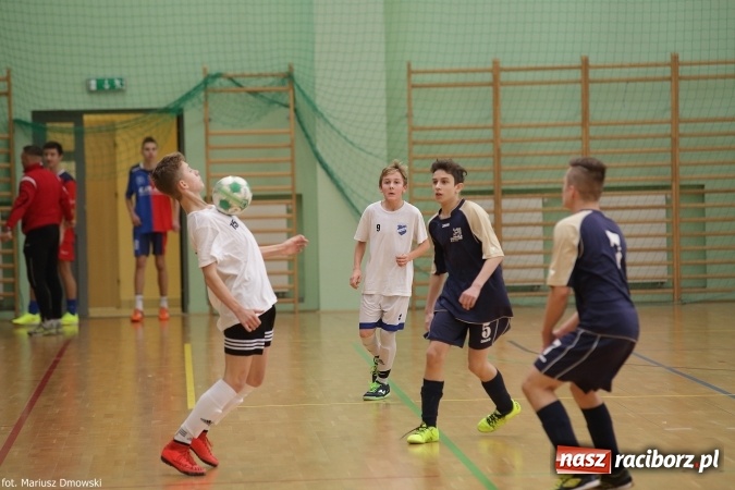 Zdjęcie w galerii na portalu naszraciborz.pl: Otwarte Mistrzostwa Raciborza w Halowej Piłce Nożnej Chłopców Szkół Gimnazjalnych w Arenie Rafako odbyły się po raz drugi wiadomości z regionu