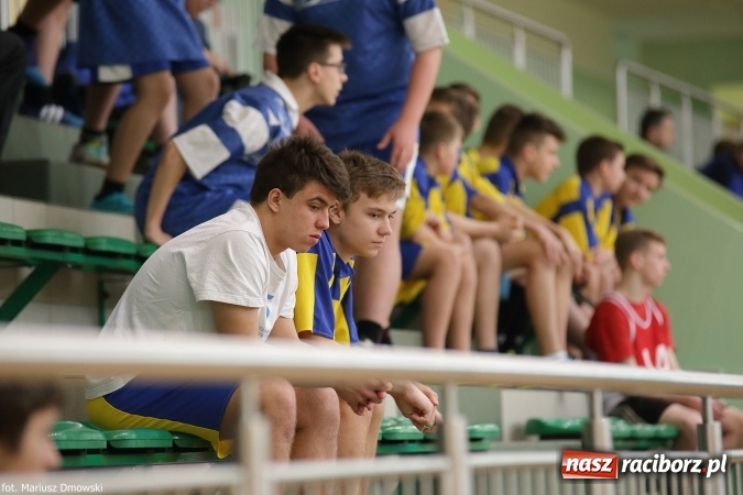 Zdjęcie w galerii na portalu naszraciborz.pl: Otwarte Mistrzostwa Raciborza w Halowej Piłce Nożnej Chłopców Szkół Gimnazjalnych w Arenie Rafako odbyły się po raz drugi wiadomości z regionu