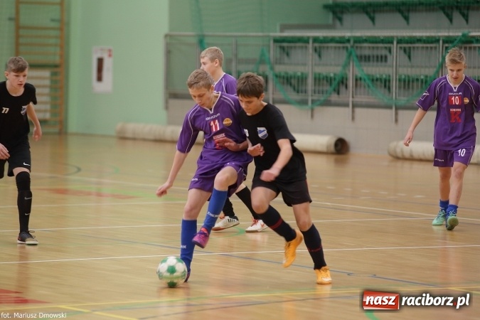 Zdjęcie w galerii na portalu naszraciborz.pl: Otwarte Mistrzostwa Raciborza w Halowej Piłce Nożnej Chłopców Szkół Gimnazjalnych w Arenie Rafako odbyły się po raz drugi wiadomości z regionu