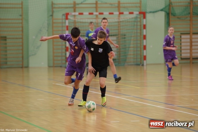 Zdjęcie w galerii na portalu naszraciborz.pl: Otwarte Mistrzostwa Raciborza w Halowej Piłce Nożnej Chłopców Szkół Gimnazjalnych w Arenie Rafako odbyły się po raz drugi wiadomości z regionu
