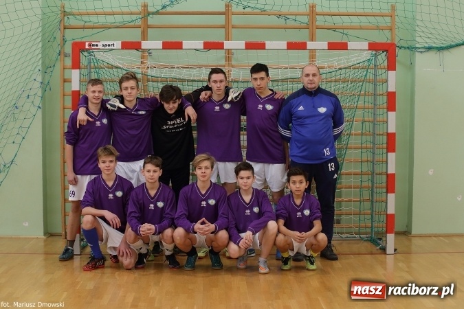 Zdjęcie w galerii na portalu naszraciborz.pl: Otwarte Mistrzostwa Raciborza w Halowej Piłce Nożnej Chłopców Szkół Gimnazjalnych w Arenie Rafako odbyły się po raz drugi wiadomości z regionu