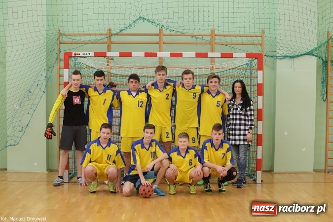 Zdjęcie w galerii na portalu naszraciborz.pl: Otwarte Mistrzostwa Raciborza w Halowej Piłce Nożnej Chłopców Szkół Gimnazjalnych w Arenie Rafako odbyły się po raz drugi wiadomości z regionu