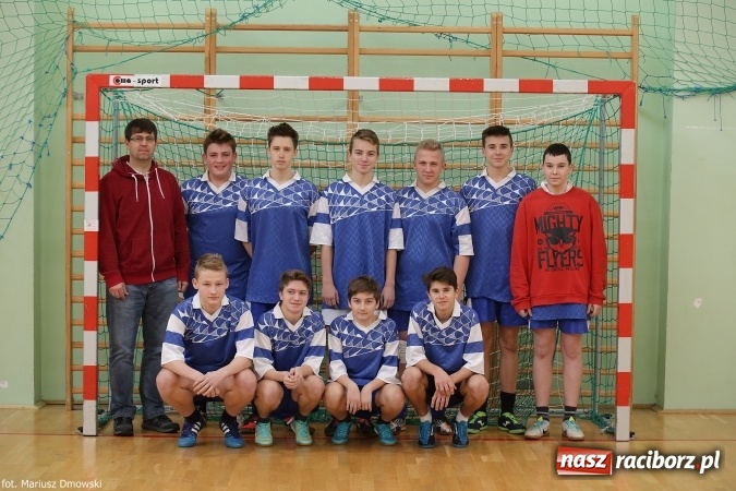 Zdjęcie w galerii na portalu naszraciborz.pl: Otwarte Mistrzostwa Raciborza w Halowej Piłce Nożnej Chłopców Szkół Gimnazjalnych w Arenie Rafako odbyły się po raz drugi wiadomości z regionu