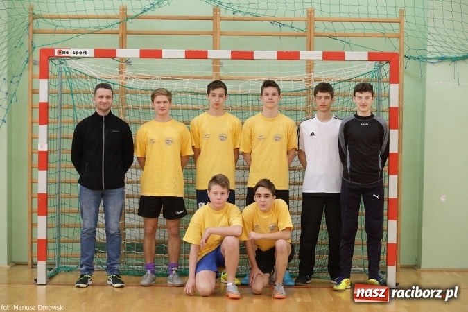 Zdjęcie w galerii na portalu naszraciborz.pl: Otwarte Mistrzostwa Raciborza w Halowej Piłce Nożnej Chłopców Szkół Gimnazjalnych w Arenie Rafako odbyły się po raz drugi wiadomości z regionu