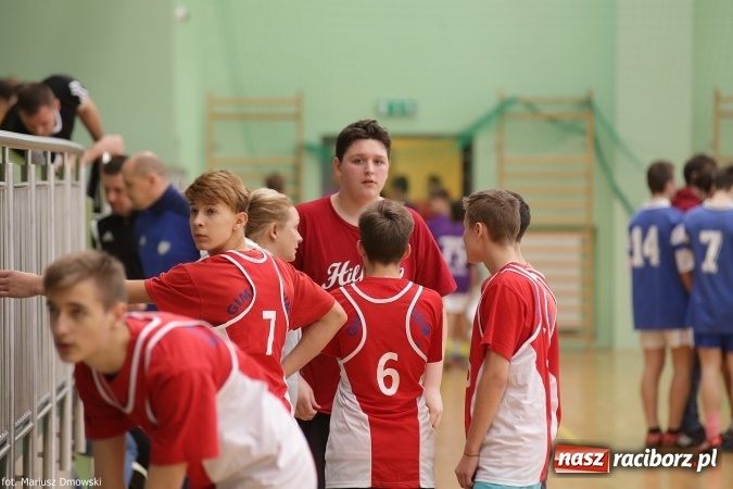 Zdjęcie w galerii na portalu naszraciborz.pl: Otwarte Mistrzostwa Raciborza w Halowej Piłce Nożnej Chłopców Szkół Gimnazjalnych w Arenie Rafako odbyły się po raz drugi wiadomości z regionu