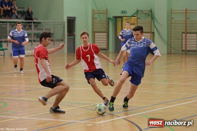 Zdjęcie w galerii na portalu naszraciborz.pl: Otwarte Mistrzostwa Raciborza w Halowej Piłce Nożnej Chłopców Szkół Gimnazjalnych w Arenie Rafako odbyły się po raz drugi wiadomości z regionu