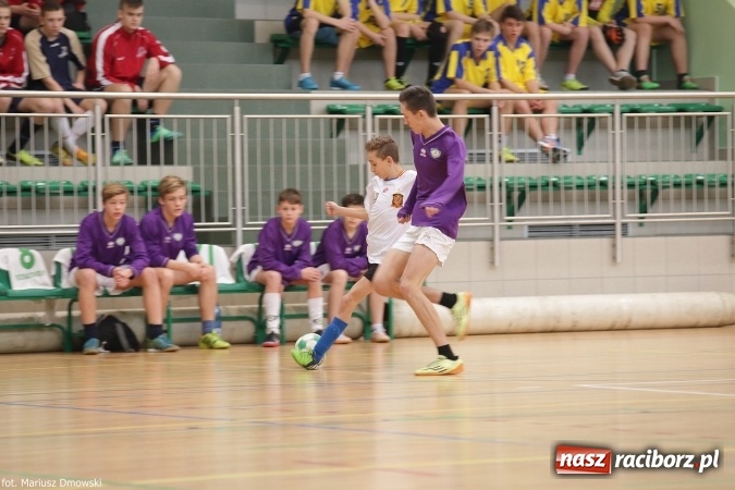 Zdjęcie w galerii na portalu naszraciborz.pl: Otwarte Mistrzostwa Raciborza w Halowej Piłce Nożnej Chłopców Szkół Gimnazjalnych w Arenie Rafako odbyły się po raz drugi wiadomości z regionu