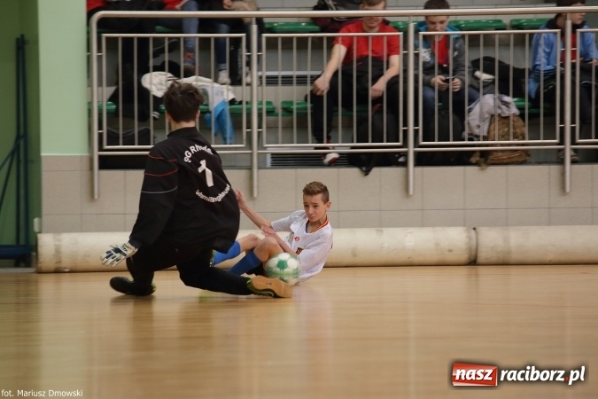 Zdjęcie w galerii na portalu naszraciborz.pl: Otwarte Mistrzostwa Raciborza w Halowej Piłce Nożnej Chłopców Szkół Gimnazjalnych w Arenie Rafako odbyły się po raz drugi wiadomości z regionu