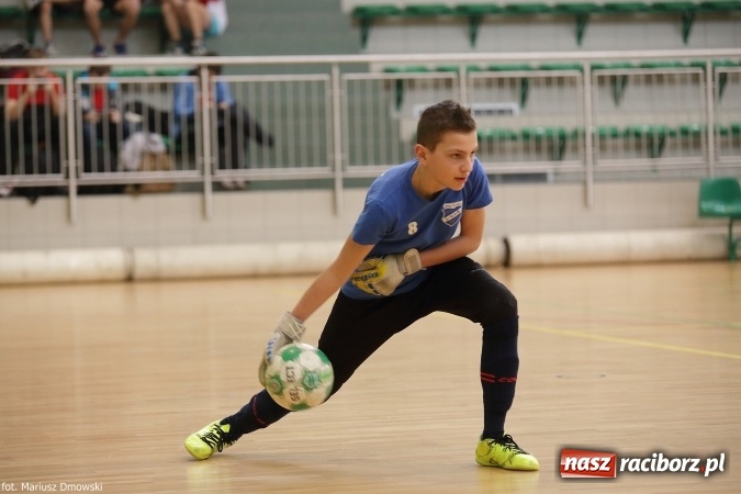 Zdjęcie w galerii na portalu naszraciborz.pl: Otwarte Mistrzostwa Raciborza w Halowej Piłce Nożnej Chłopców Szkół Gimnazjalnych w Arenie Rafako odbyły się po raz drugi wiadomości z regionu