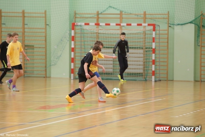 Zdjęcie w galerii na portalu naszraciborz.pl: Otwarte Mistrzostwa Raciborza w Halowej Piłce Nożnej Chłopców Szkół Gimnazjalnych w Arenie Rafako odbyły się po raz drugi wiadomości z regionu