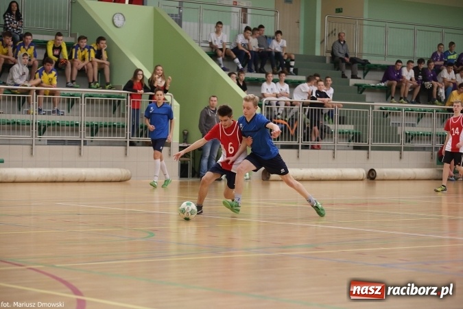 Zdjęcie w galerii na portalu naszraciborz.pl: Otwarte Mistrzostwa Raciborza w Halowej Piłce Nożnej Chłopców Szkół Gimnazjalnych w Arenie Rafako odbyły się po raz drugi wiadomości z regionu