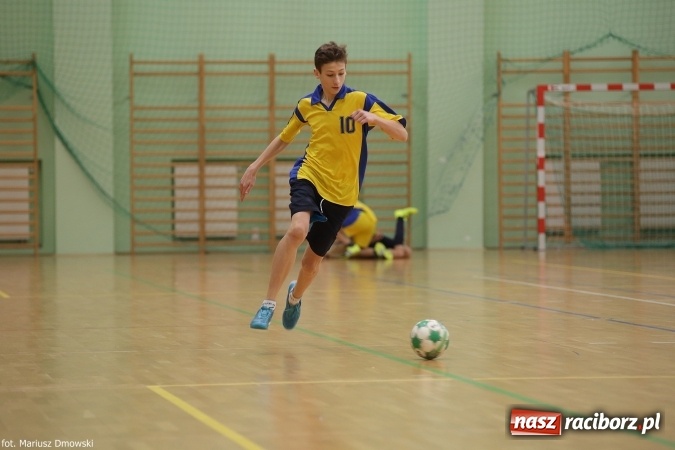Zdjęcie w galerii na portalu naszraciborz.pl: Otwarte Mistrzostwa Raciborza w Halowej Piłce Nożnej Chłopców Szkół Gimnazjalnych w Arenie Rafako odbyły się po raz drugi wiadomości z regionu