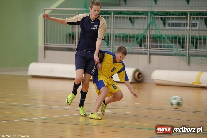 Zdjęcie w galerii na portalu naszraciborz.pl: Otwarte Mistrzostwa Raciborza w Halowej Piłce Nożnej Chłopców Szkół Gimnazjalnych w Arenie Rafako odbyły się po raz drugi wiadomości z regionu