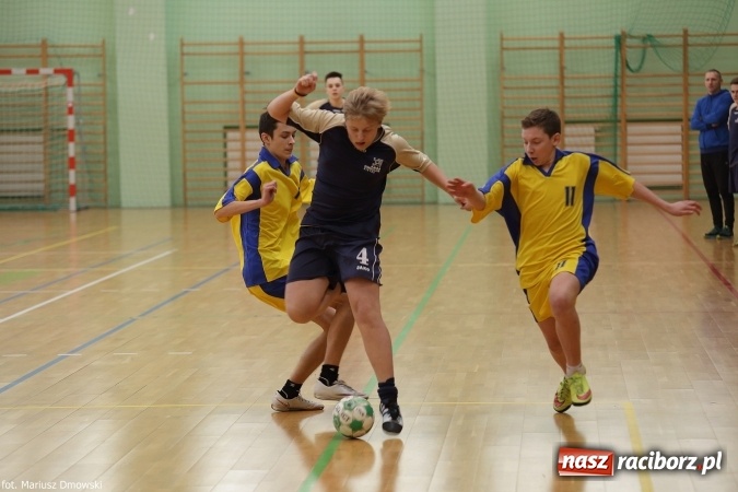 Zdjęcie w galerii na portalu naszraciborz.pl: Otwarte Mistrzostwa Raciborza w Halowej Piłce Nożnej Chłopców Szkół Gimnazjalnych w Arenie Rafako odbyły się po raz drugi wiadomości z regionu