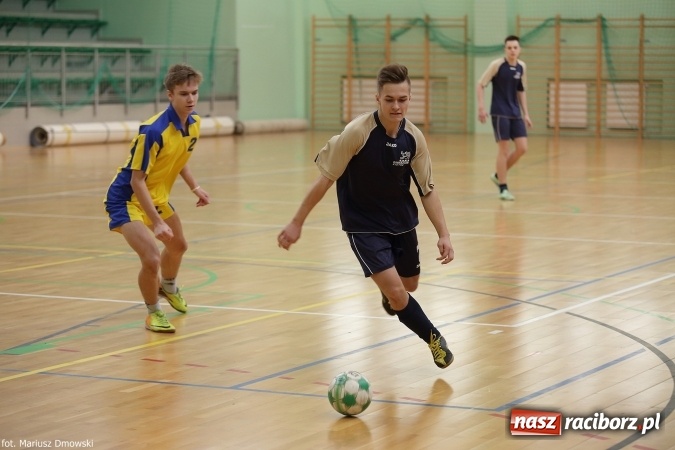 Zdjęcie w galerii na portalu naszraciborz.pl: Otwarte Mistrzostwa Raciborza w Halowej Piłce Nożnej Chłopców Szkół Gimnazjalnych w Arenie Rafako odbyły się po raz drugi wiadomości z regionu