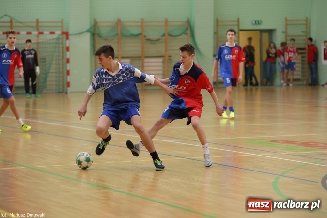 Zdjęcie w galerii na portalu naszraciborz.pl: Otwarte Mistrzostwa Raciborza w Halowej Piłce Nożnej Chłopców Szkół Gimnazjalnych w Arenie Rafako odbyły się po raz drugi wiadomości z regionu