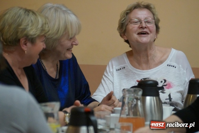 Zdjęcie w galerii na portalu naszraciborz.pl: Ma się smartfona, ma się laptopa - Kobiety Aktywne z Nędzy świętują dzień babci wiadomości z regionu