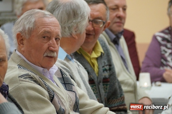 Zdjęcie w galerii na portalu naszraciborz.pl: Ma się smartfona, ma się laptopa - Kobiety Aktywne z Nędzy świętują dzień babci wiadomości z regionu