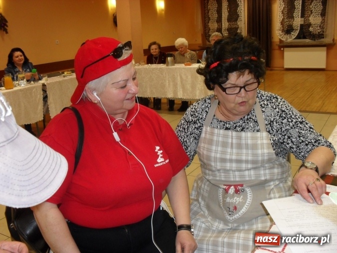 Zdjęcie w galerii na portalu naszraciborz.pl: Ma się smartfona, ma się laptopa - Kobiety Aktywne z Nędzy świętują dzień babci wiadomości z regionu