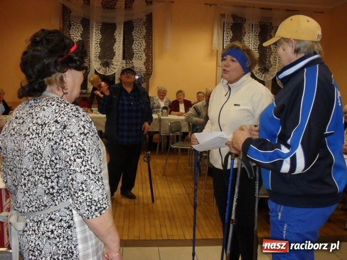 Zdjęcie w galerii na portalu naszraciborz.pl: Ma się smartfona, ma się laptopa - Kobiety Aktywne z Nędzy świętują dzień babci wiadomości z regionu