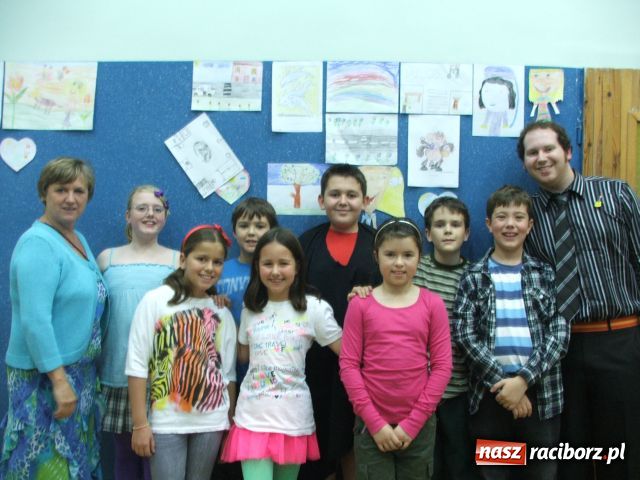 Zdjęcie w galerii na portalu naszraciborz.pl: Polskie i walijskie tańce KREATYWNE wiadomości z regionu