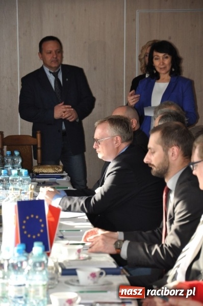 Zdjęcie w galerii na portalu naszraciborz.pl: Spotkanie dotyczące budowy kanału Odra-Dunaj wiadomości z regionu