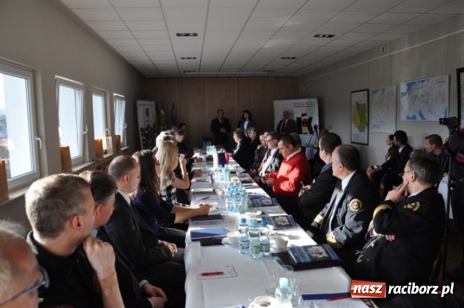 Zdjęcie w galerii na portalu naszraciborz.pl: Spotkanie dotyczące budowy kanału Odra-Dunaj wiadomości z regionu