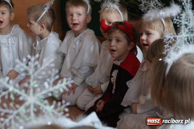 Zdjęcie w galerii na portalu naszraciborz.pl: Babcie są od rozpieszczania, czyli ciąg dalszy świętowania w Nędzy  wiadomości z regionu