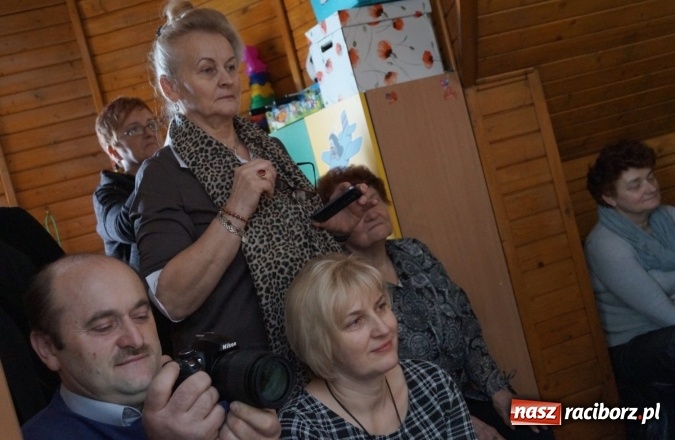 Zdjęcie w galerii na portalu naszraciborz.pl: Babcie są od rozpieszczania, czyli ciąg dalszy świętowania w Nędzy  wiadomości z regionu