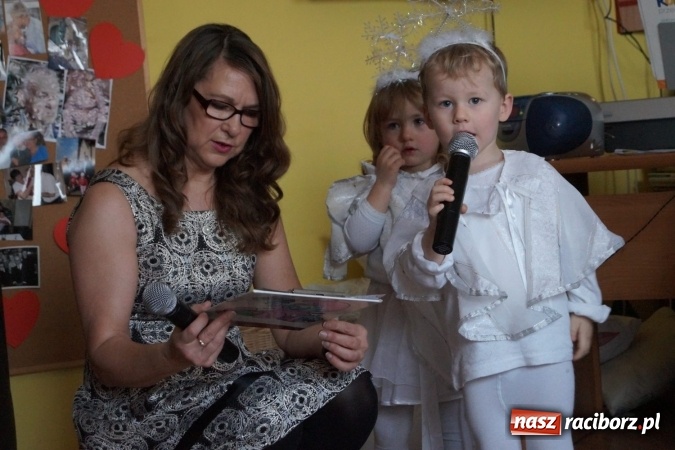 Zdjęcie w galerii na portalu naszraciborz.pl: Babcie są od rozpieszczania, czyli ciąg dalszy świętowania w Nędzy  wiadomości z regionu